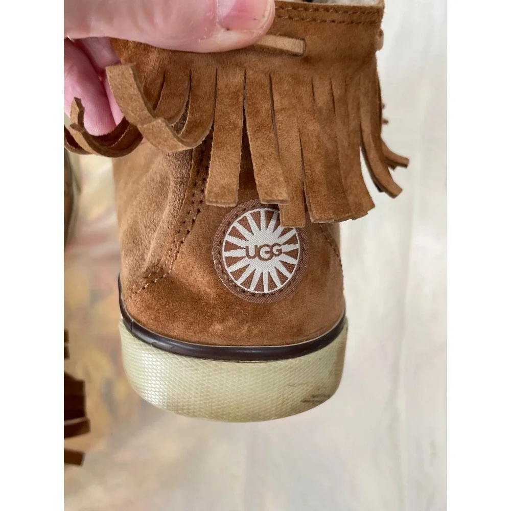 UGG Womens 9 Sneaker Chestnut Brown Fringe Suede Shearling Moccasin 3319